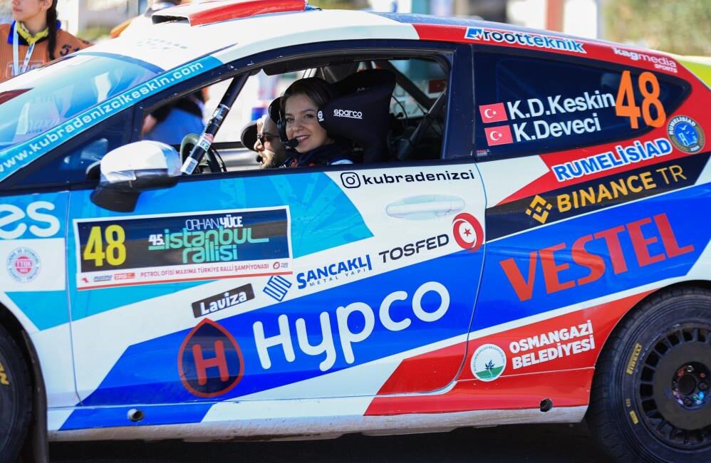 Osmangazi’nin gururu İstanbul Rallisi’nde podyuma çıktı Osmangazi Belediyesi'ni başarıyla temsil eden dünyanın ilk ve tek engelli