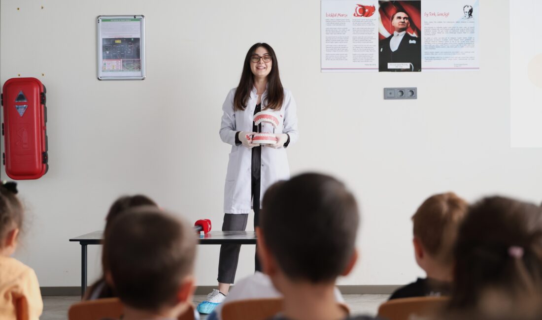 Osmangazi Belediyesi’nin hizmete kazandırdığı kreşlerde eğitim gören miniklere, uzman diş