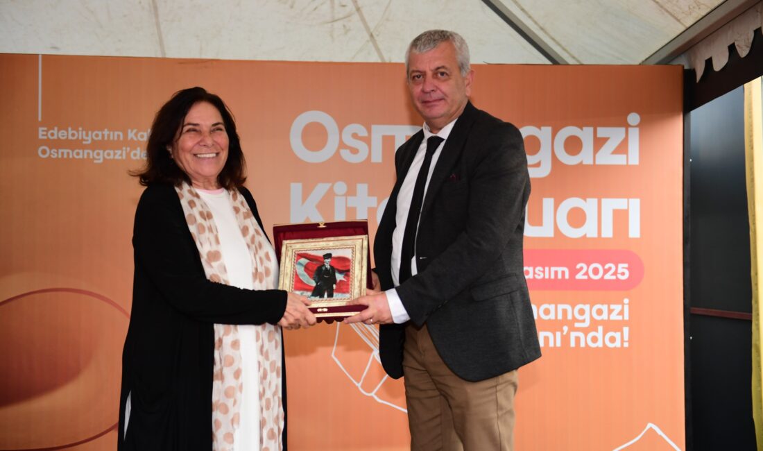 Bu yıl kapılarını kitapseverler için aralayan Osmangazi Kitap Fuarı, Bursalılar