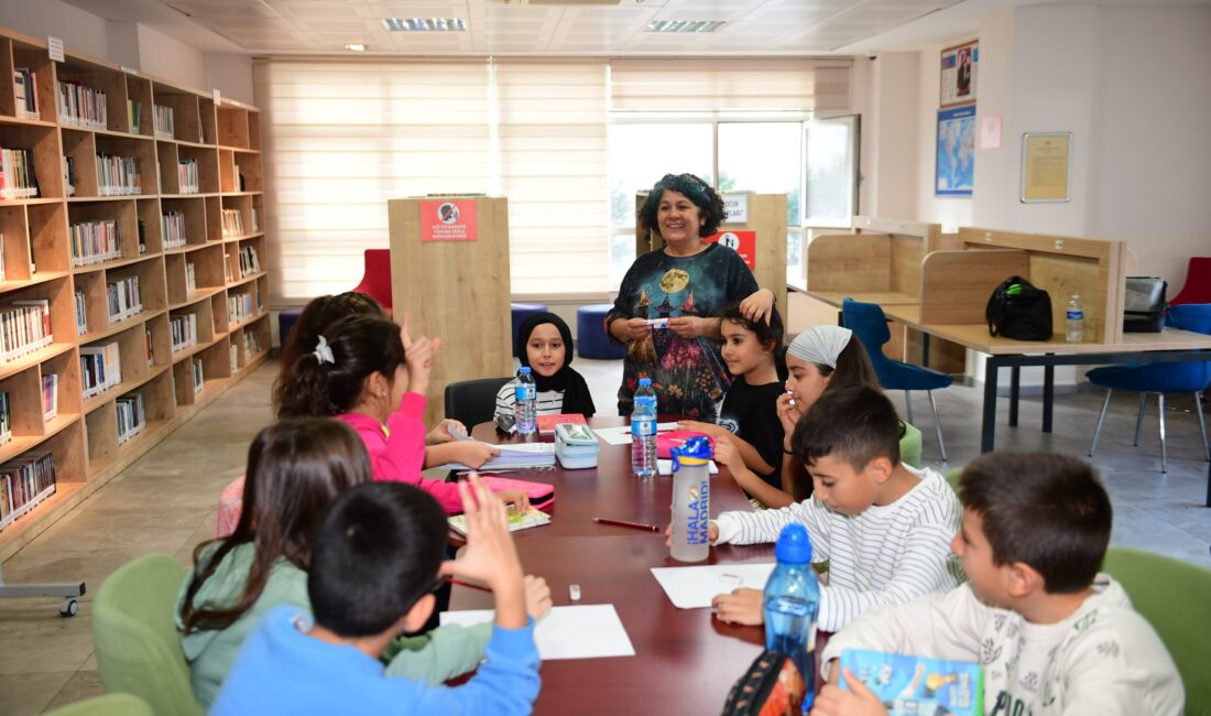 Osmangazi’de Çocuklar Hayallerini Kağıda Döküyor Osmangazi Belediyesi’nin düzenlediği Küçük Yazarlar Atölyesi’nde çocuklar, oyunlar eşliğinde öğrenerek,