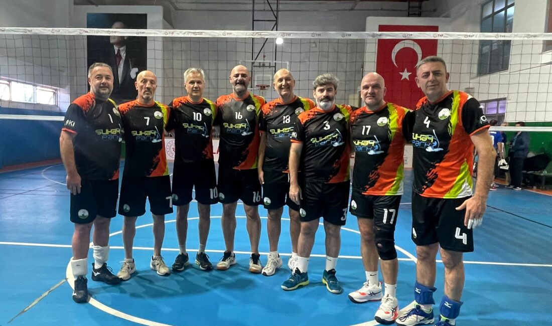 Osmangazi Belediyespor Veteran Voleybol Takımı sporcuları, Muğla’da düzenlenen Veteranlar Turnuvası’nda
