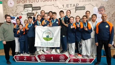 Osmangazi Belediyespor Karate Takımı sporcuları, Bursa’da düzenlenen Türkiye Yıldızlar Ligi