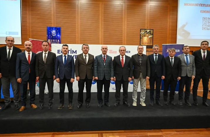 İGEDER işbirliğiyle düzenlenen zirvede, İmam Hatip Okullarına yönelik konferanslar ve