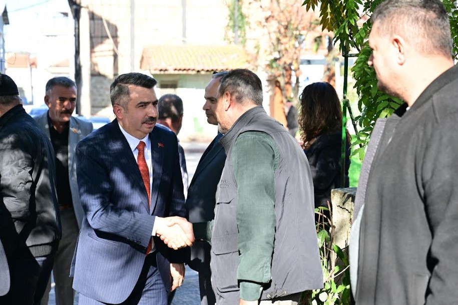 Yıldırım Belediye Başkanı Oktay Yılmaz, mahalle mahalle gezerek vatandaşlarla buluşuyor,