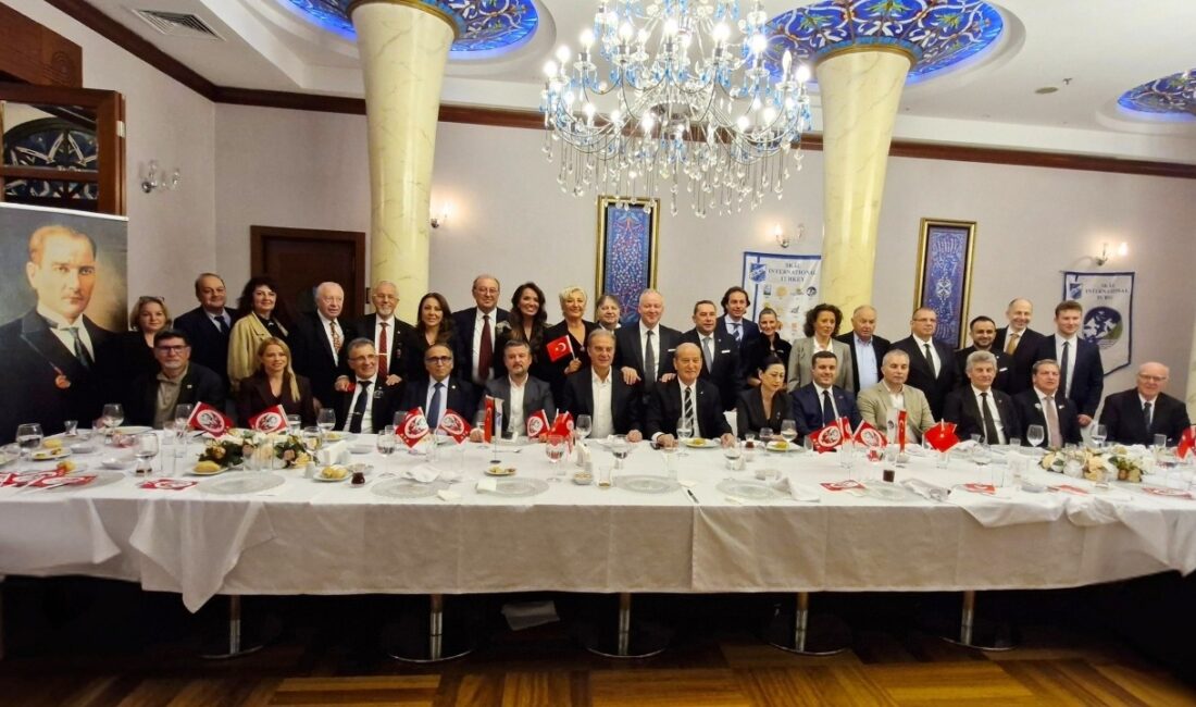 Bursa Skal Kulübü’nden 10 Kasım’a Özel Anma Bursa Skal Kulübü üyeleri, 10 Kasım’da düzenledikleri özel toplantıda Türkiye