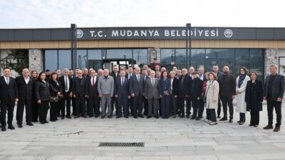  Bursa Büyükşehir Belediye Başkanı Mustafa Bozbey, sahil düzenlemesinde çevresel