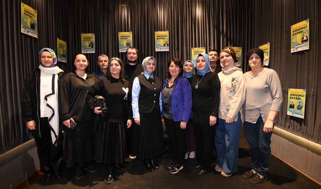 Osmangazi’de Nermin Atalay deneyimlerini paylaştı Osmangazi Belediyesi’nin geleceğin vizyonerlerine ışık tutan ‘Girişimci Kafası Söyleşisi’ programının