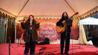 Osmangazi Belediyesi, Yeni Yıl Festivali etkinlikleri kapsamında vatandaşlara, müzik ve