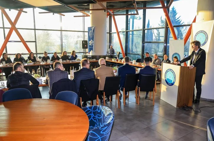 Üniversitenin geliştirilmesi ve çok daha nitelikli eğitim-öğretim hizmeti verebilmesi amacıyla