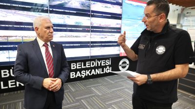 Bursa Büyükşehir Belediye Başkanı Mustafa Bozbey, gece saatlerinden itibaren etkili