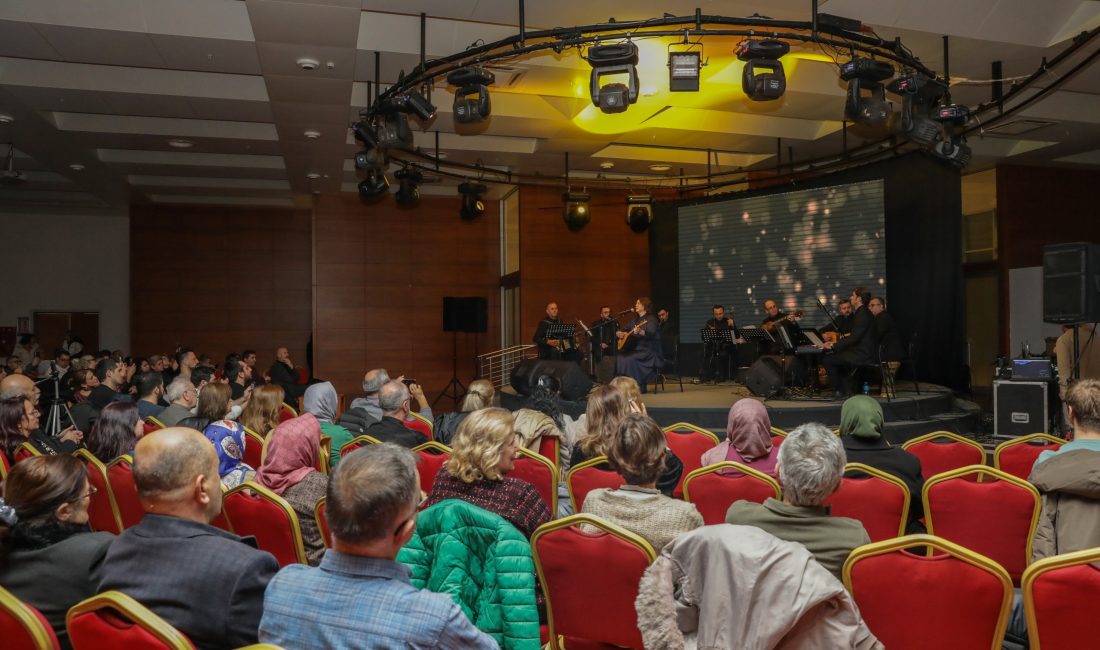 Bursa’da ‘Yüreğimizdeki Ezgiler’ gönüllere dokundu Bursa Büyükşehir Belediyesi Orkestra Şube Müdürlüğü tarafından düzenlenen ‘Yüreğimizdeki Ezgiler’