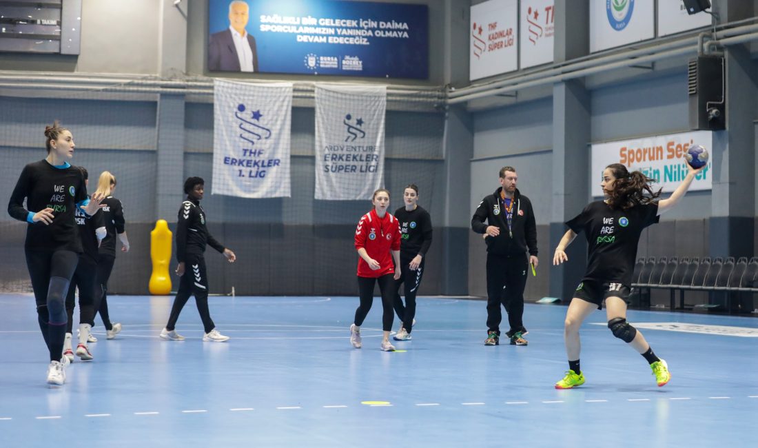 Büyükşehir Hentbol Takımı ligde ve Avrupa’da fırtına gibi esiyor EHF Kadınlar Avrupa Kupası'nda ülkemizi başarıyla temsil eden Bursa