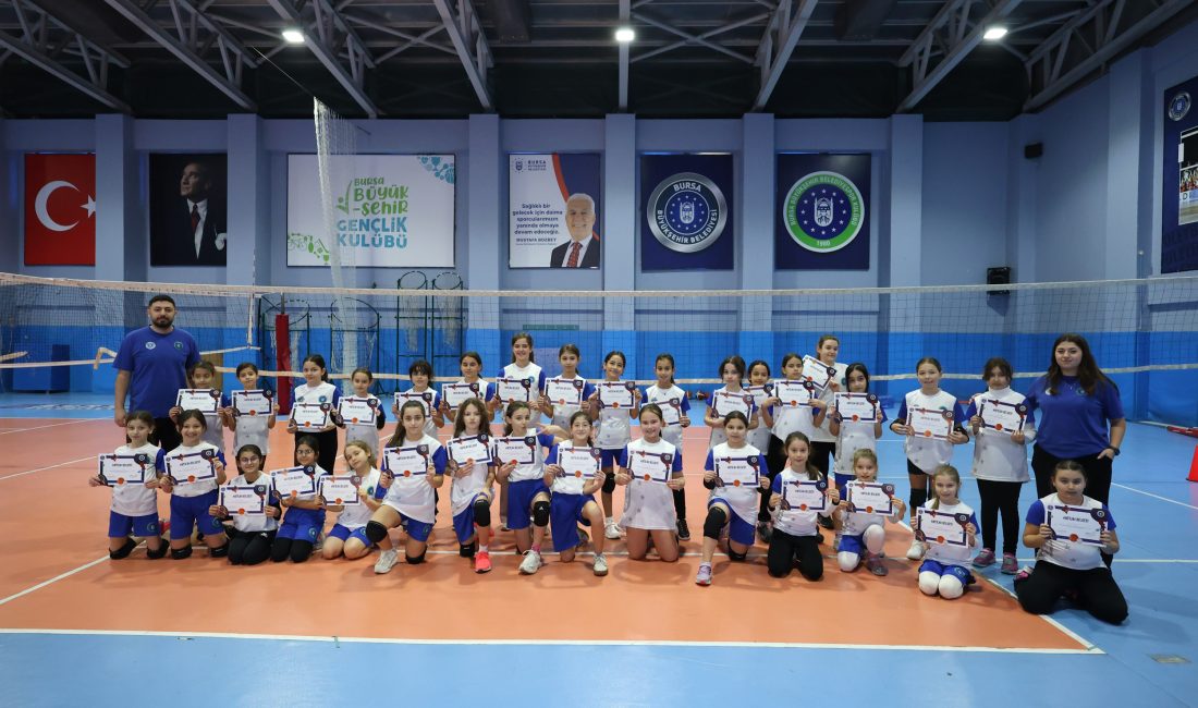 Bursa Büyükşehir Belediyesi tarafından düzenlenen Kış Spor Okulları’nda dördüncü dönemi