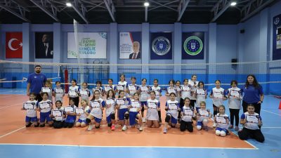 Bursa Büyükşehir Belediyesi tarafından düzenlenen Kış Spor Okulları’nda dördüncü dönemi