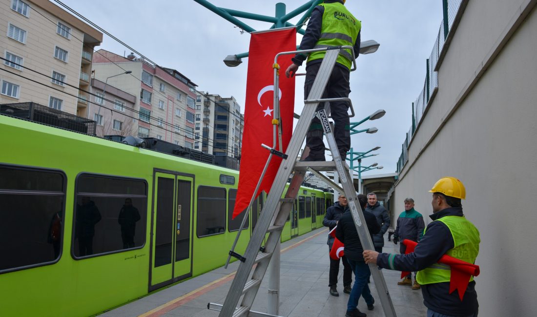 Bursa Türk bayraklarıyla donatıldı Bursa Büyükşehir Belediyesi, Nusaybin–Kamışlı sınır hattında Türk bayrağına yönelik saldırının