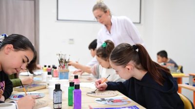 Osmangazi Belediyesi'nin "Oku-Çiz Gönder Ben Maker ile Tasarlayalım" atölyesinde okudukları