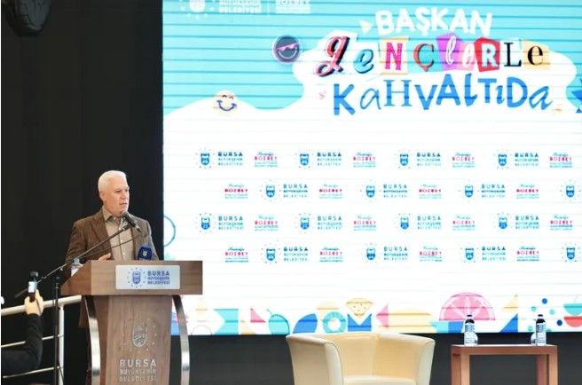Bursa Büyükşehir Belediye Başkanı Mustafa Bozbey, Bursa’daki üniversitelerin öğrenci topluluklarıyla