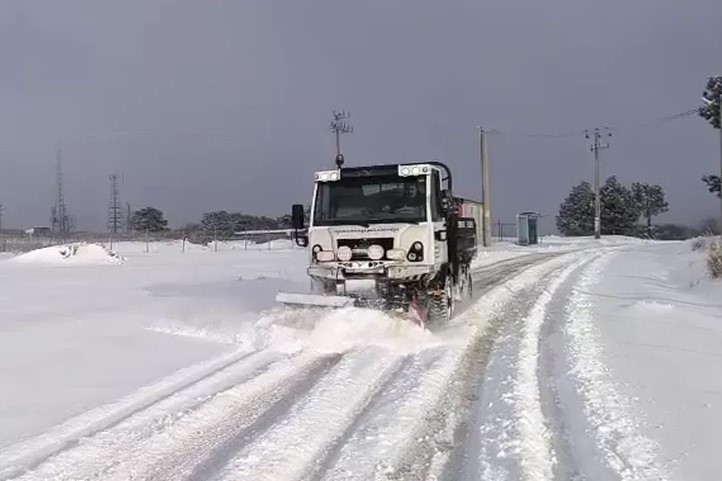 Osmangazi Belediyesi Fen İşleri Müdürlüğü ekipleri, ilçenin yüksek kesimlerinde etkili