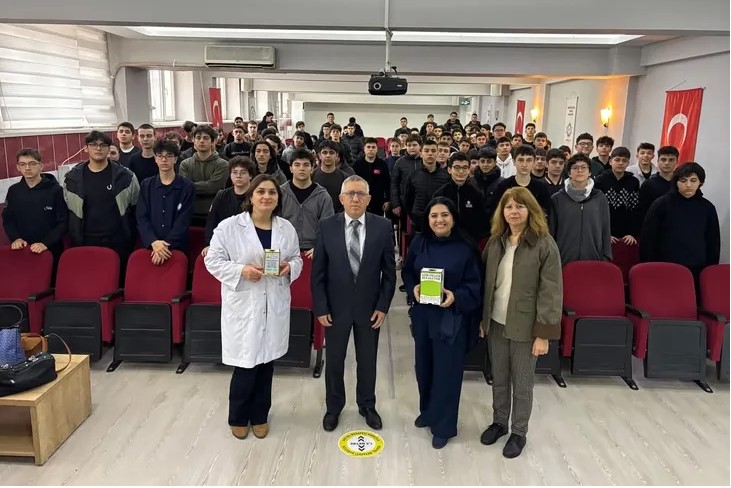 Atık pillerin doğaya zararlarının anlatıldığı konferansa yoğun ilgi gösteren Hürriyet