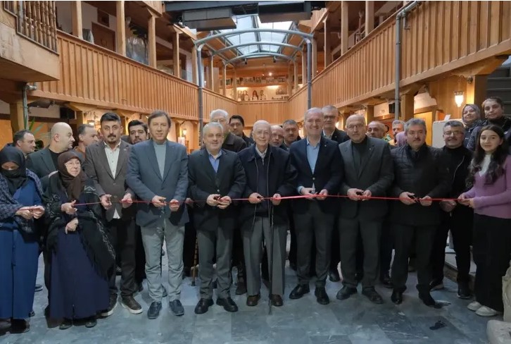 İnegöl’de Kent Müzesi 17’nci yaşını ‘Zarafetin Mirası’ ile kutluyor İnegöl Kent Müzesi, kuruluşunun 17’nci yılını özel bir sergiyle taçlandırdı.