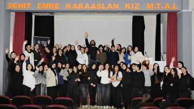  Bursa Büyükşehir Belediyesi’nin kız öğrencilerin bilim ve teknoloji alanlarına