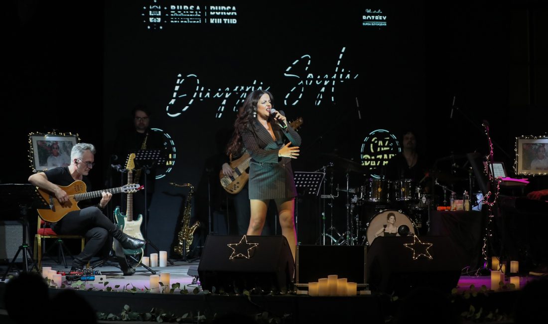 Bursa’da Duygu Soylu ile ‘Caz Pazarı’ Bursa Büyükşehir Belediyesi’nin düzenlediği ‘Caz Pazarı’ kapsamında sahne alan Duygu