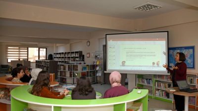 Osmangazi Belediyesi, velilerin çocuklarıyla kitap ilişkisini güçlendirmek ve çocuklara erken