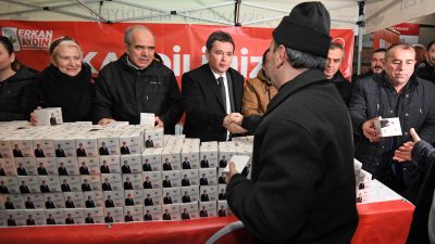 Osmangazi Belediye Başkanı Erkan Aydın, Berat Kandili dolayısıyla Çiftehavuzlar Mahallesi