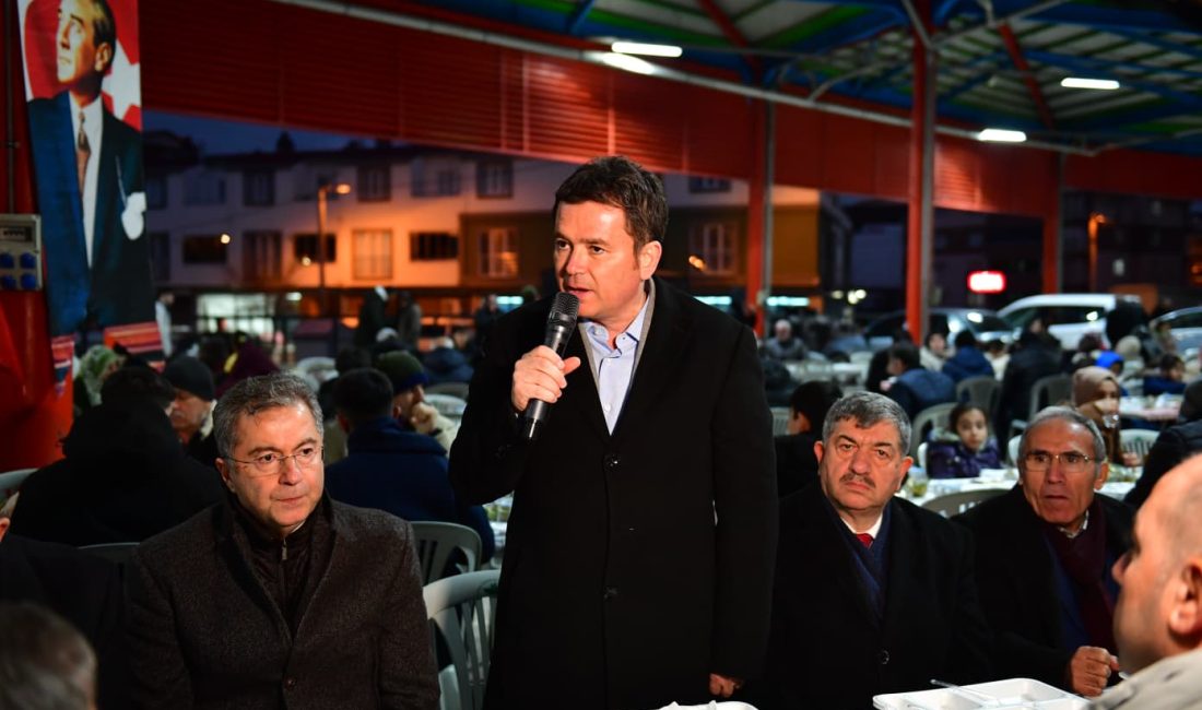 Panayır’da Ramazan sofrası kardeşliği büyüttü Osmangazi Belediyesi’nin mahalle iftarları kapsamında Panayır Mahallesi’nde kurduğu gönül sofrası,