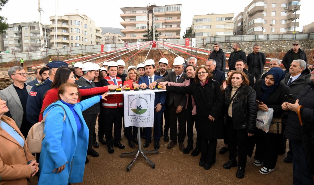 Başkan Aydın’dan Osmangazi’ye çifte hizmet Göreve geldiği günden bu yana ilçeyi sosyal yatırımlarla buluşturan Osmangazi