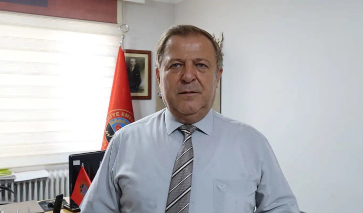 Emeklilerin kredi yükü nedeniyle kamu bankalarına mahkûm edildiğini dile getiren