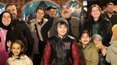 Osmangazi Belediyesi’nin düzenlediği “Osmangazi Ramazan Sokağı” etkinlikleri, yoğun ilgi görmeye