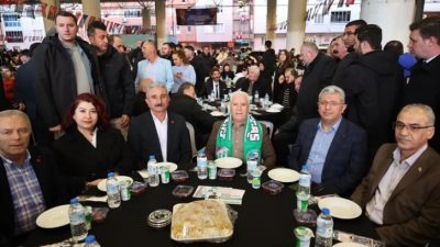 Bursa Büyükşehir Belediyesi tarafından Gürsu ilçesinde düzenlenen iftar programında konuşan