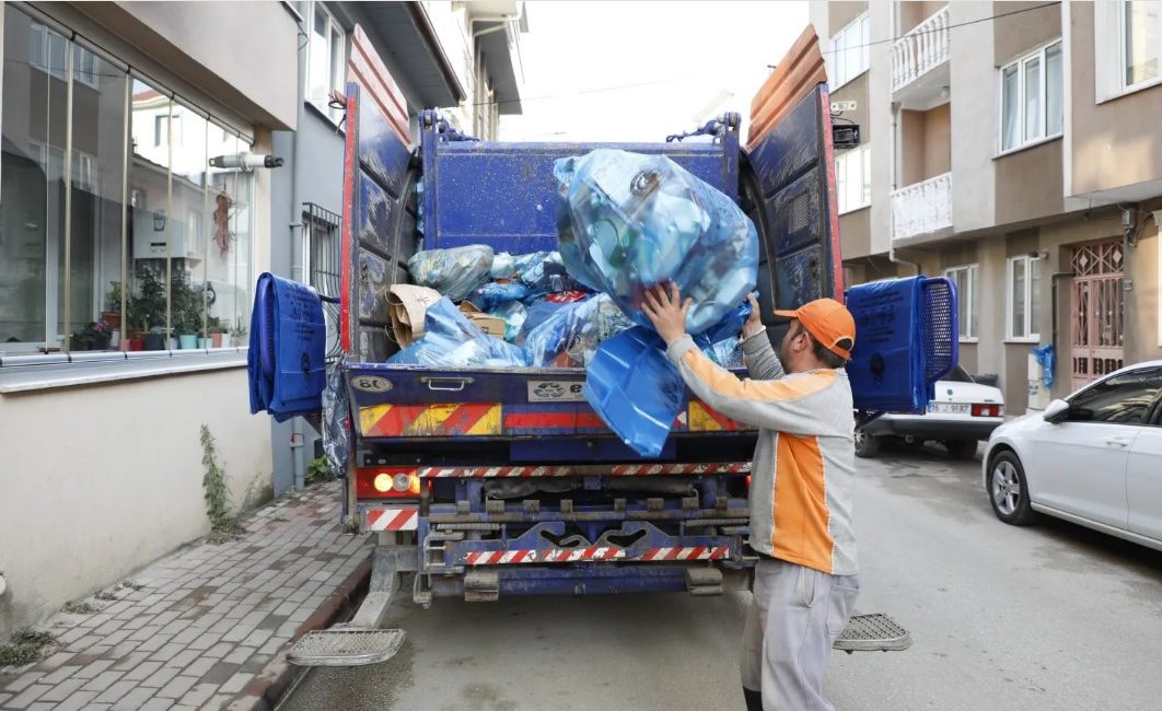 İnegöl Belediyesi, Temizlik İşleri Müdürlüğü marifetiyle 2025 yılı boyunca kent