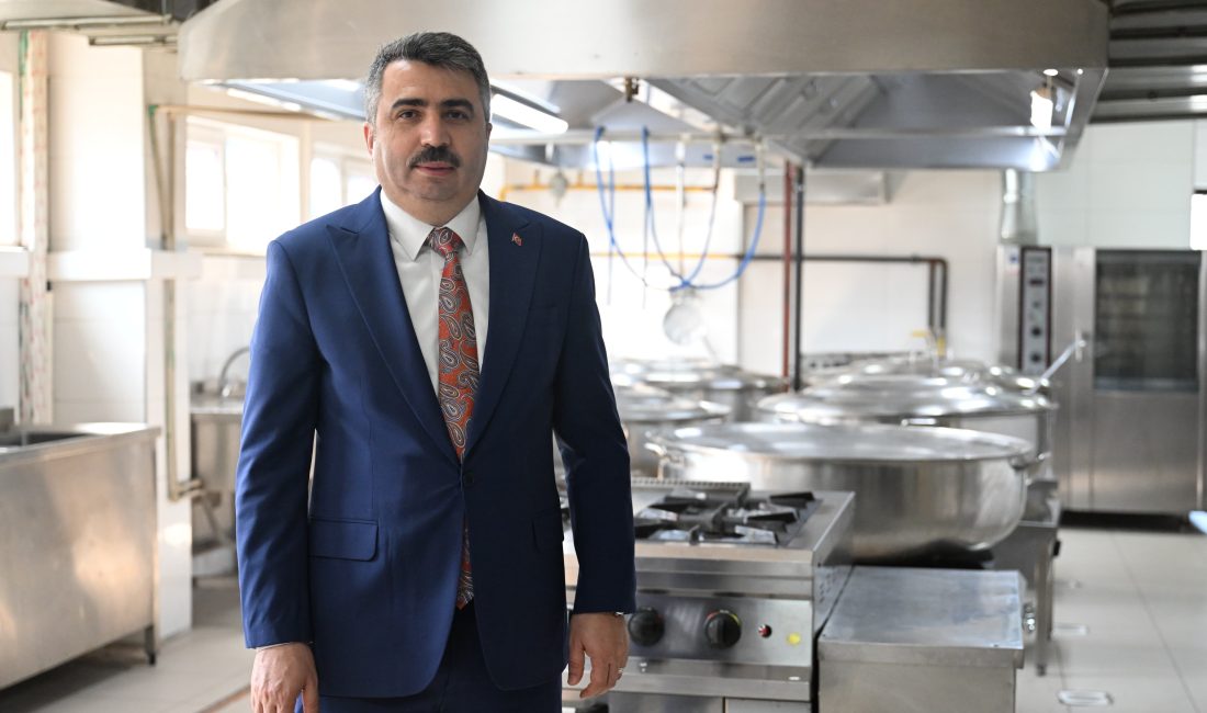 Yıldırım’da, gönüller de sofralar da bir Yıldırım Belediyesi, sosyal belediyecilik çalışmalarına dayanışma ve paylaşma ayı olan