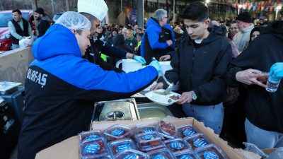  Ramazan ayının paylaşma ve dayanışma ruhunu kentin farklı noktalarında
