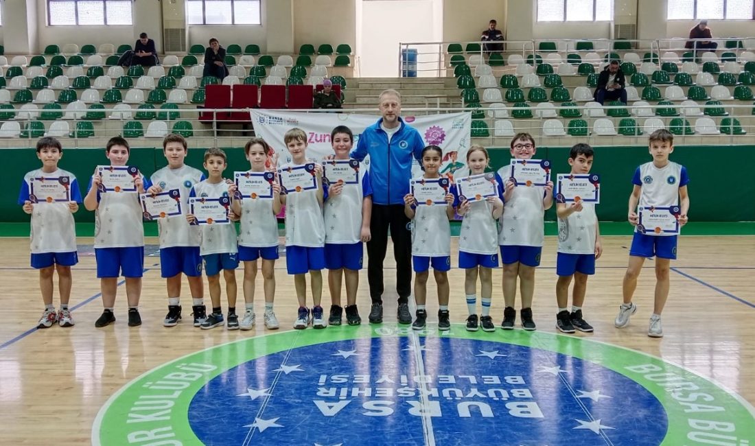 Kış Okullarında sertifika heyecanı Bursa Büyükşehir Belediyesi tarafından düzenlenen Kış Spor Okulları’nda altınca