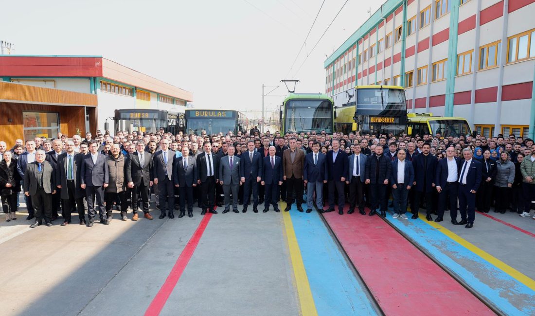 Bursa Büyükşehir Belediye Başkanı Mustafa Bozbey, 17 ilçede gerçekleştirdikleri altyapı,