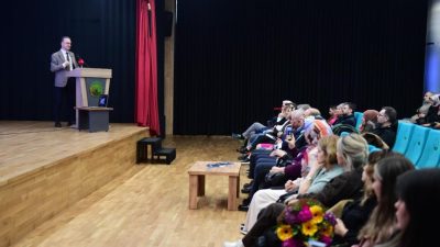 Osmangazi Belediyesi’nin düzenlediği Girişimcilik Zirvesi, iş dünyasının deneyimli isimleri ile