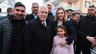 Bursa Büyükşehir Belediye Başkanı Mustafa Bozbey, eşi Seden Bozbey ile