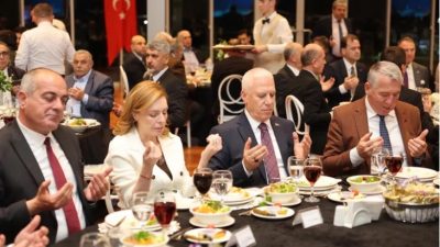 Bursa Büyükşehir Belediye Başkanı Mustafa Bozbey, mecliste yaşanan görüş ayrılıklarına