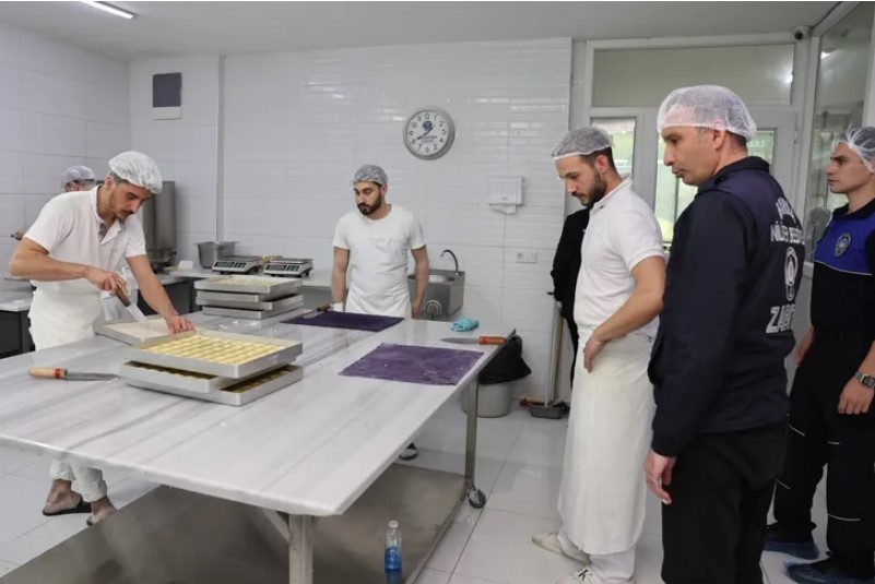 Nilüfer Belediyesi, Ramazan Bayramı öncesinde artan tatlı imalatına yönelik denetimlerini