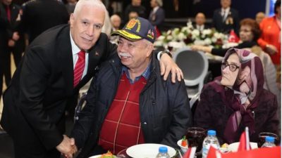 Bursa Büyükşehir Belediyesi tarafından düzenlenen iftar programında şehit aileleri ve