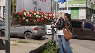Kestel Belediyesi, 8 Mart Dünya Kadınlar Günü’nde ilçeyi adeta çiçeklerle