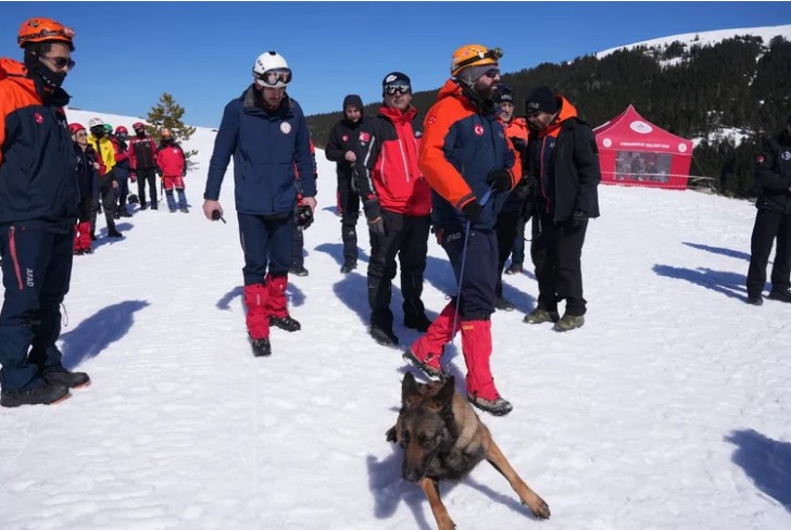 Osmangazi Belediyesi Arama Kurtarma ekipleri, Uludağ’da düzenlenen geniş kapsamlı çığ