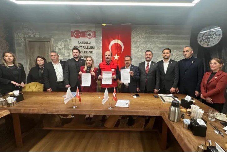 Anadolu Şehit Aileleri Gazileri ve Güvenlik Korucuları Vakfı (AŞAV) ailesi,